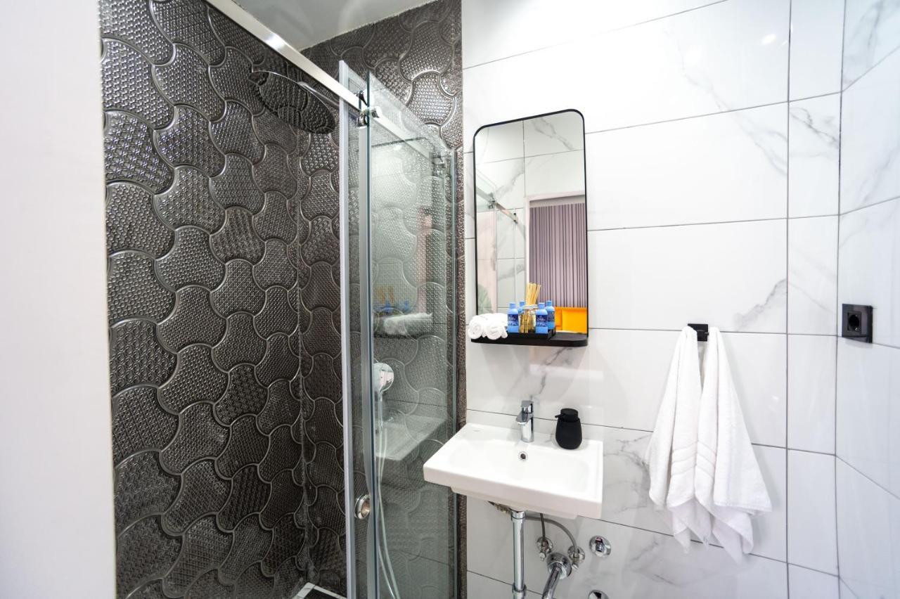 Natali Luxury Suites- Mini Rooms เบลเกรด ภายนอก รูปภาพ