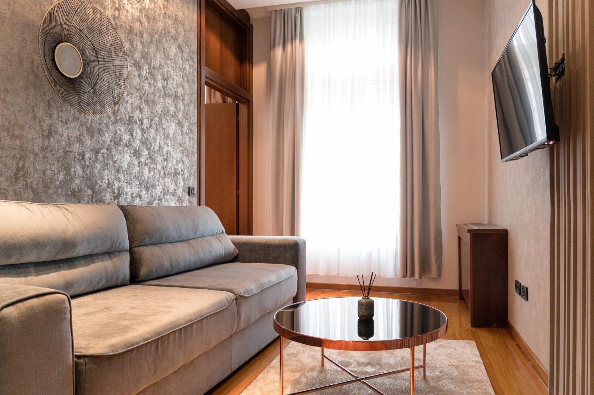 Natali Luxury Suites- Mini Rooms เบลเกรด ภายนอก รูปภาพ