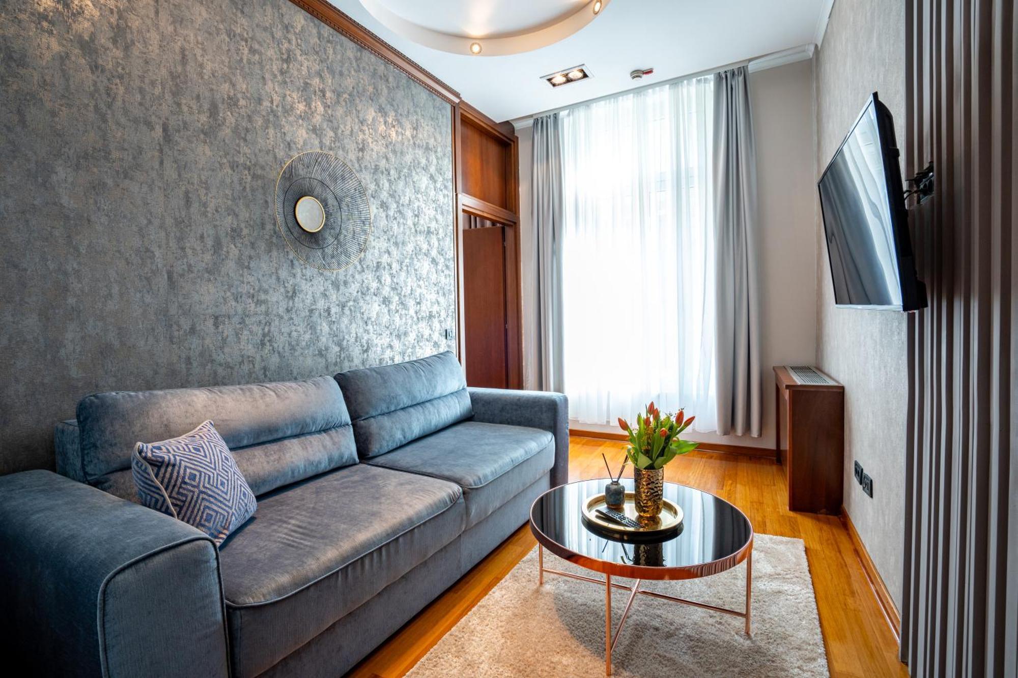 Natali Luxury Suites- Mini Rooms เบลเกรด ภายนอก รูปภาพ