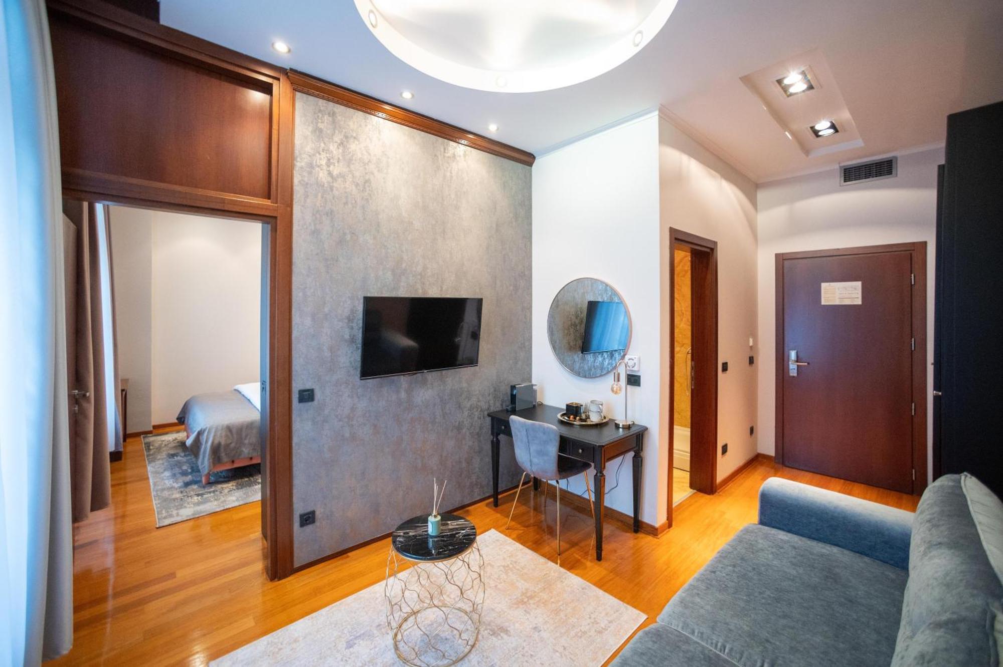 Natali Luxury Suites- Mini Rooms เบลเกรด ภายนอก รูปภาพ