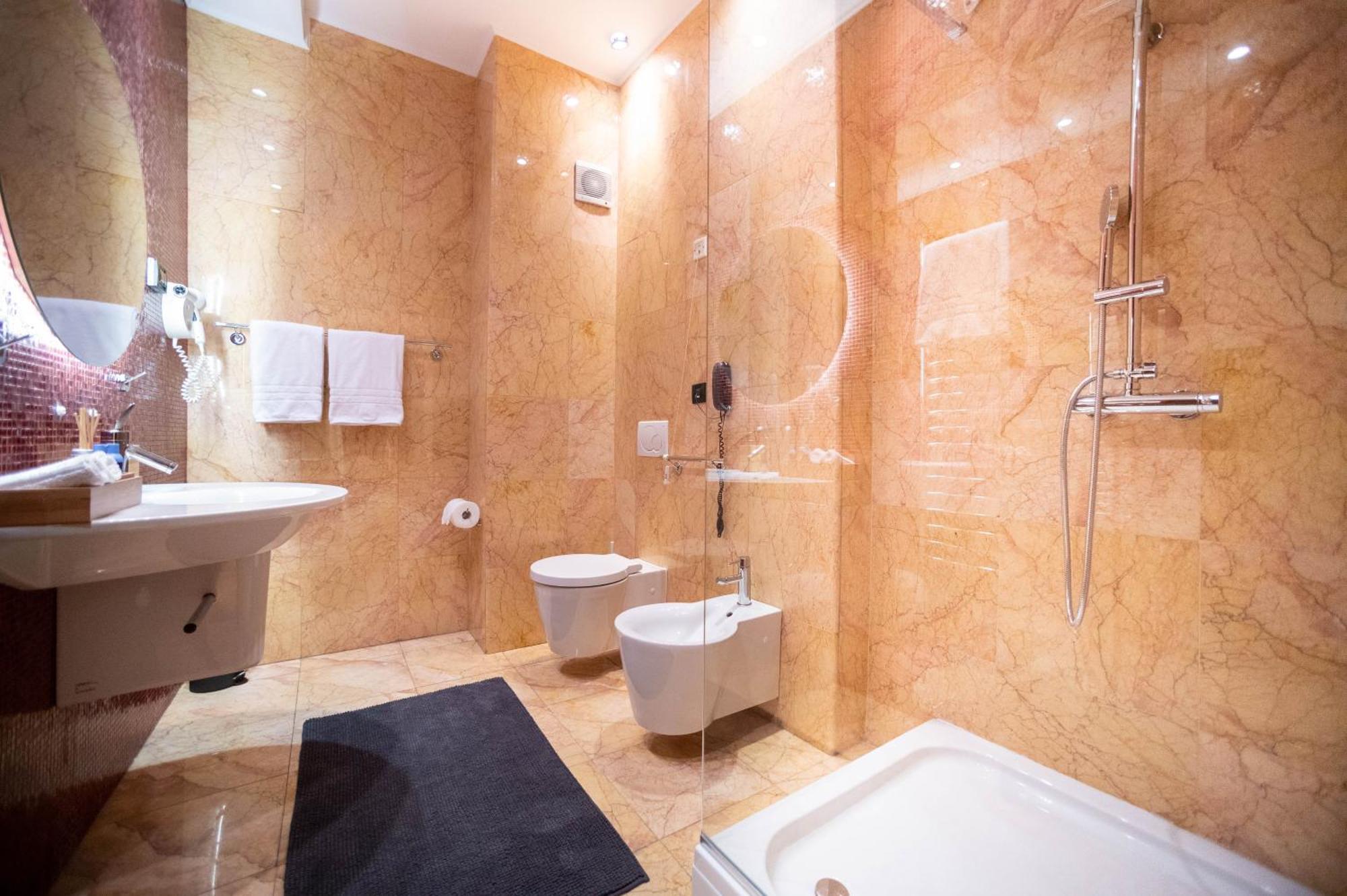 Natali Luxury Suites- Mini Rooms เบลเกรด ภายนอก รูปภาพ